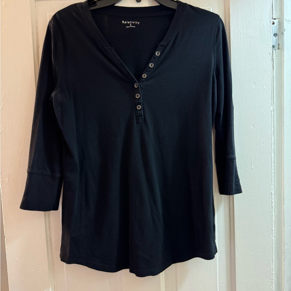Relativity Women's Black Button-Detail Blouse